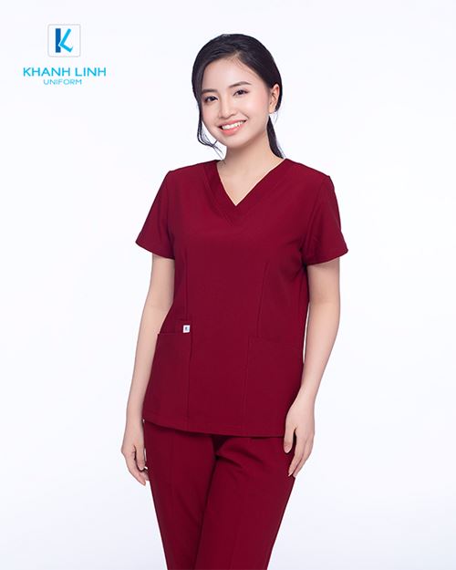 Áo Scrubs Bác Sĩ nữ mẫu 05 màu đỏ bordeaux 1